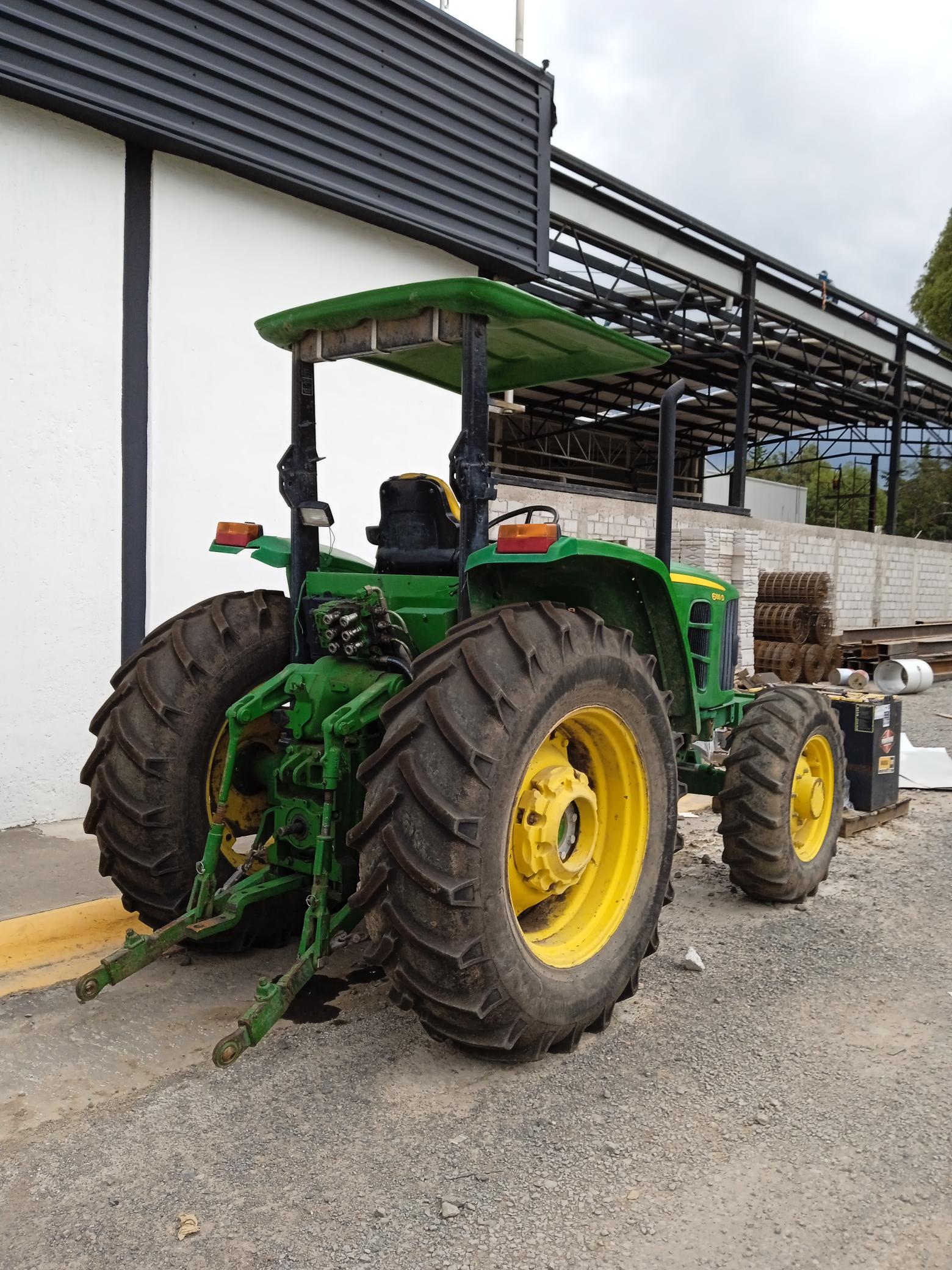 Tractor Agricola John Deere 6110D 2011 MADISA